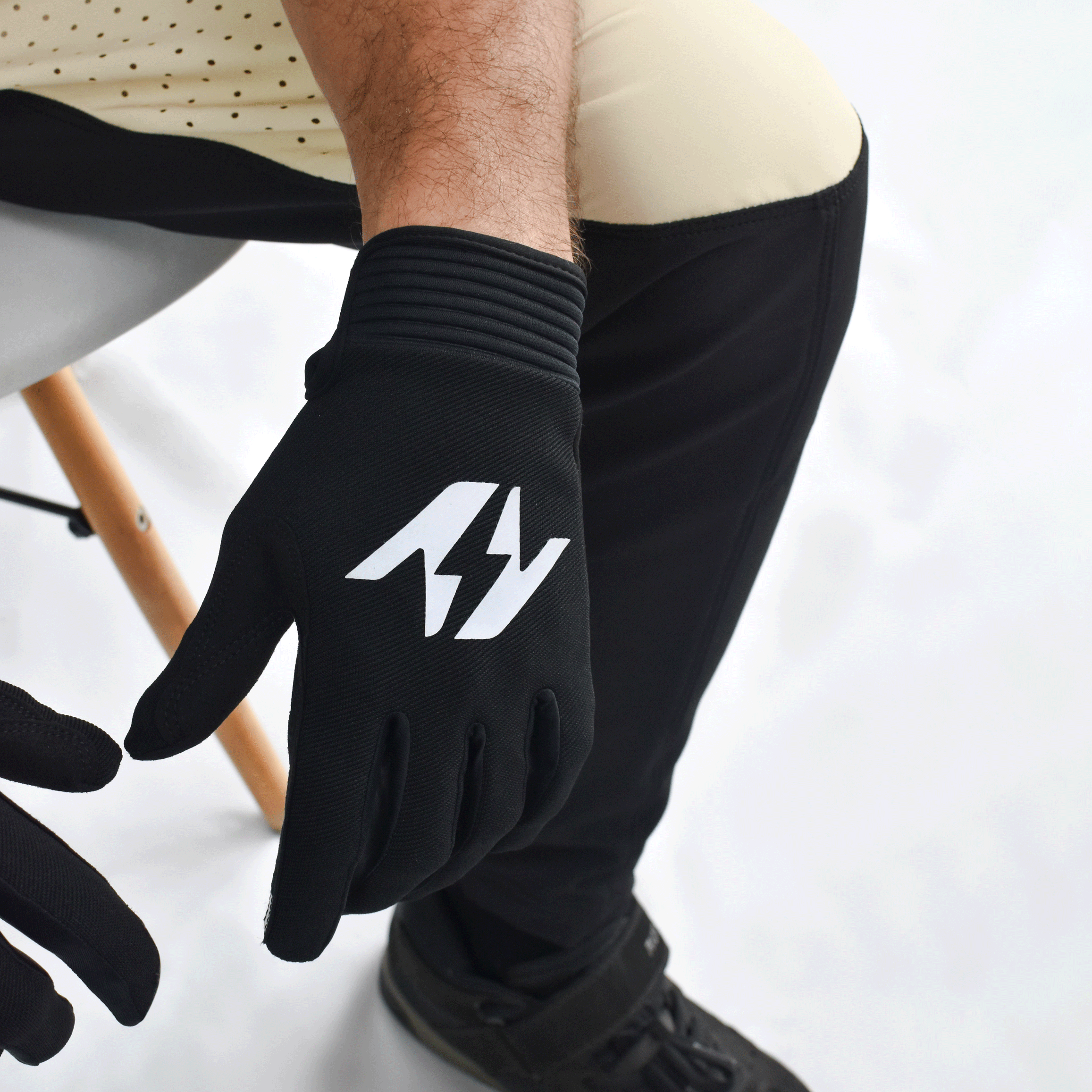 Andes Valley Gloves - Thumbnail 2